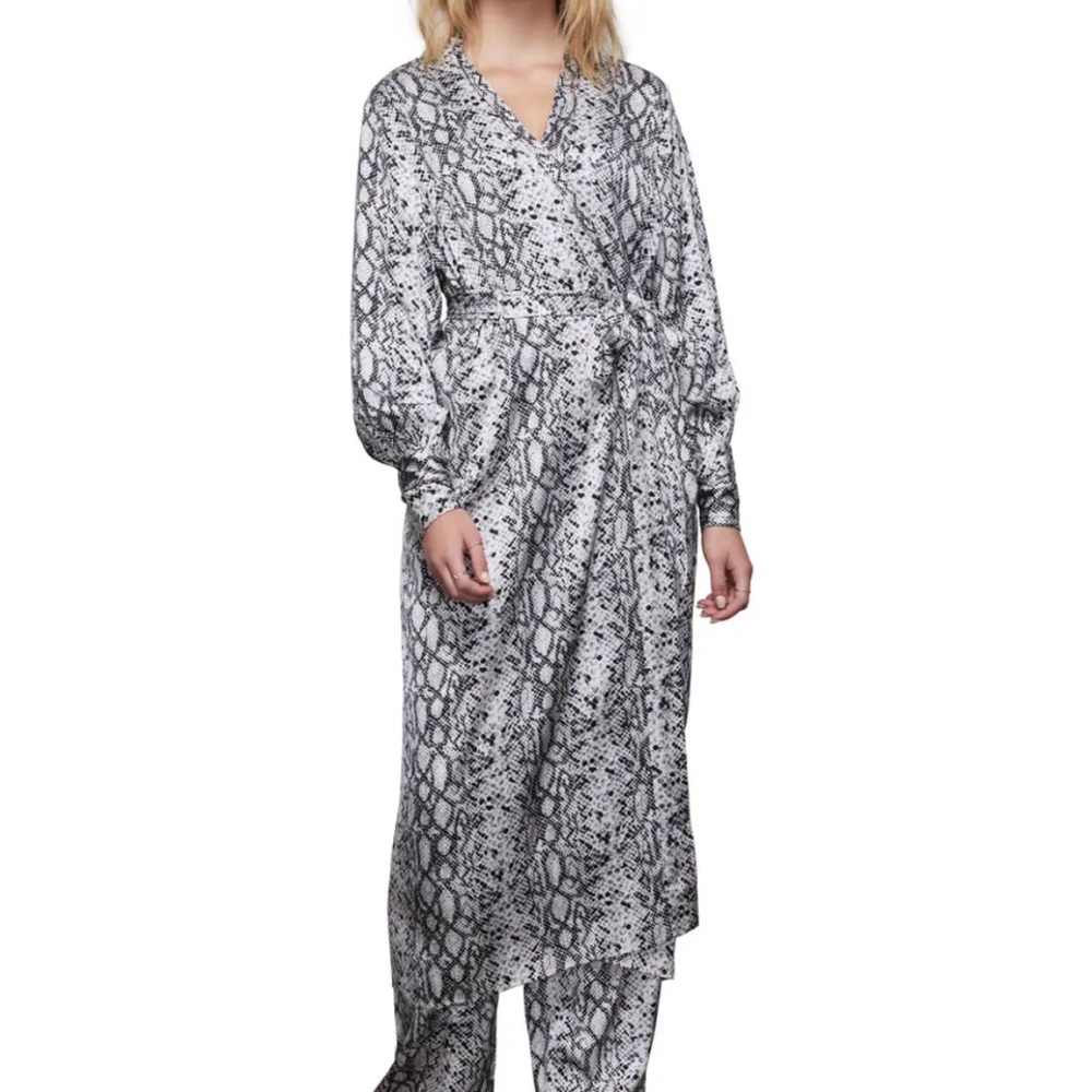 NEW Good American The Sheer Snake Skin Python Robe - Picture 3 of 9